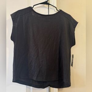 AVIA semi open back tee